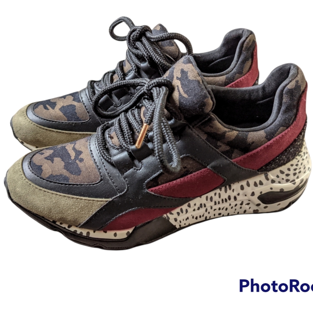 Women's Steve Madden Cliff Sneaker size 7.5